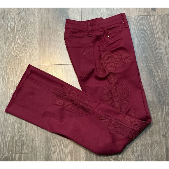 NWT Laurie Felt Women’s Boot Cut Jean Pant Embroidered Burgundy Fray Hem Size XS - Picture 2 of 7